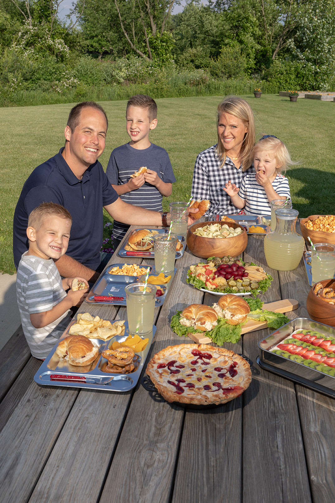 Pack the Perfect Picnic with These Handy Helpers