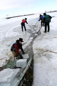 Extreme Cold: Perfect Weather For Amish Ice Harvest!