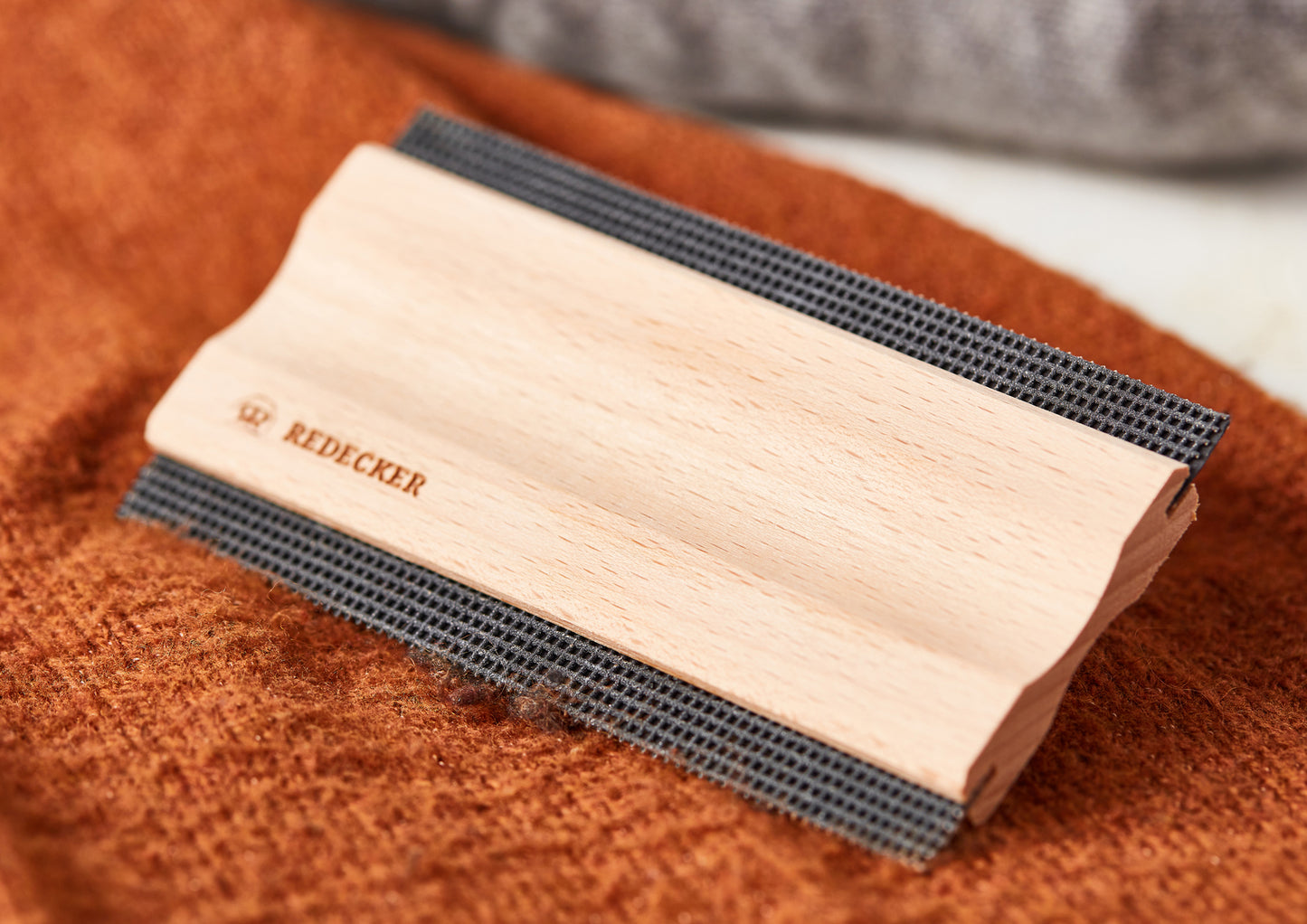 Wooden Lint Comb for Sweaters and Delicate Fabrics
