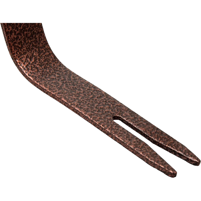 Hammer-finished, powder-coated metal tip of a handcrafted Spear & Jackson daisy grubber weeding tool, designed for effective removal of common lawn weeds in farm and garden use.