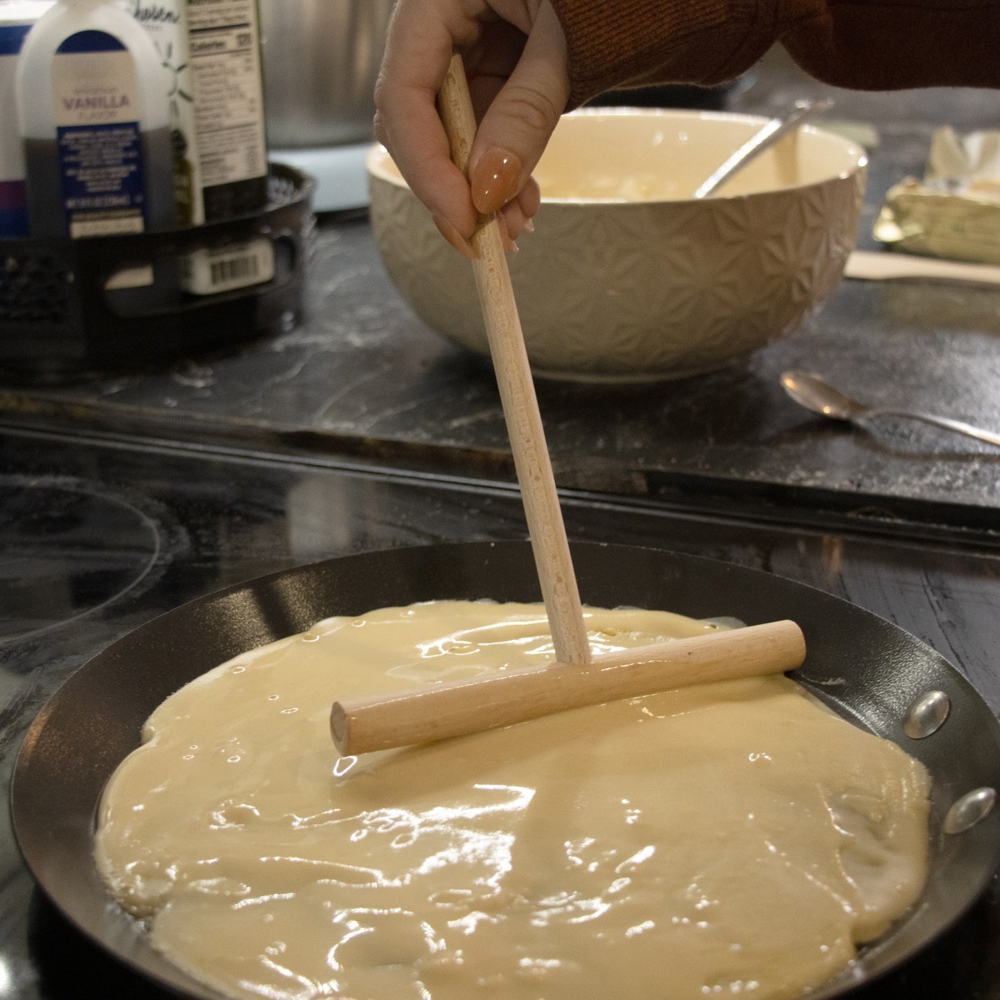 German-Made Beechwood Crepe Spreader