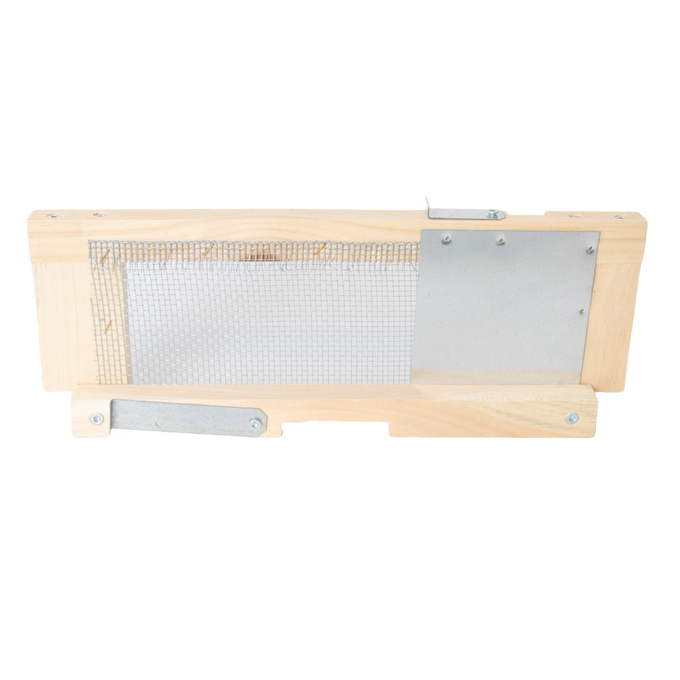 Handmade Amish-made wooden robbing screen for 8-frame hives with metal mesh and sliding latch, designed to protect hives from robbers and drifters, ideal for Farm, Garden & Tool and Beekeeping Supplies collections.